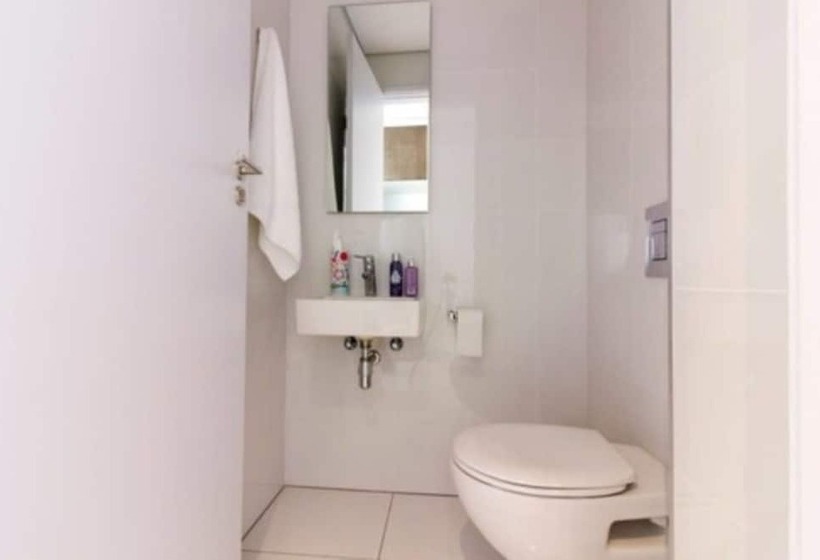 Sandton Skye Apartment   616