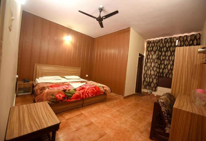 בית מלון כפרי Aarti The Boutique