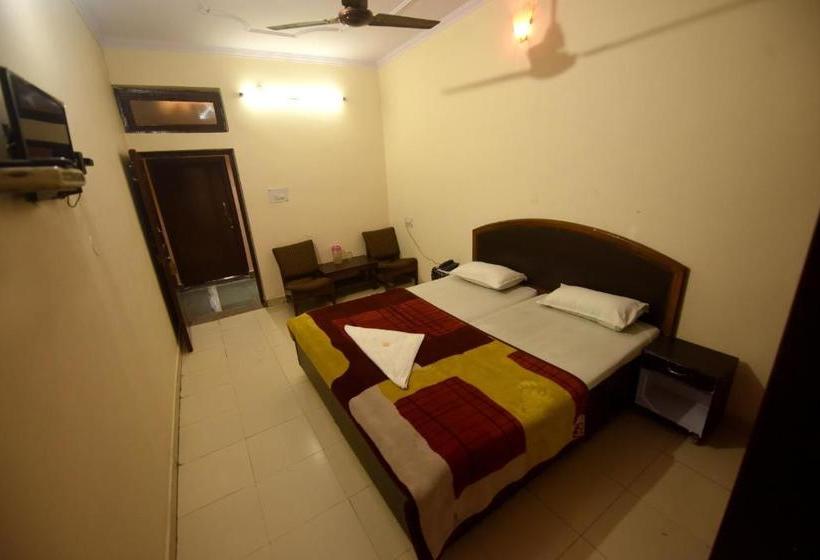 בית מלון כפרי Aarti The Boutique