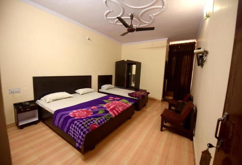 בית מלון כפרי Aarti The Boutique