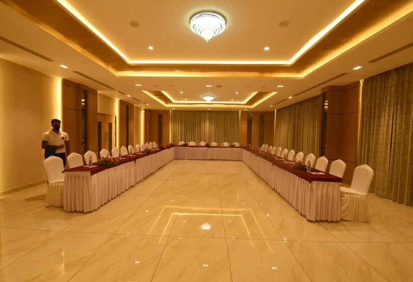 فندق Emerald Clarks Inn Suites