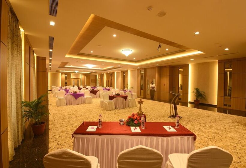 فندق Emerald Clarks Inn Suites