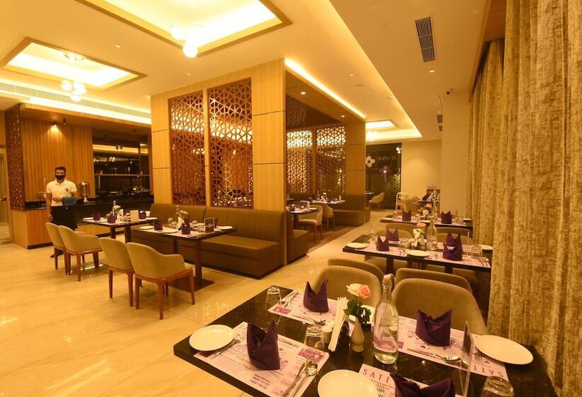 فندق Emerald Clarks Inn Suites