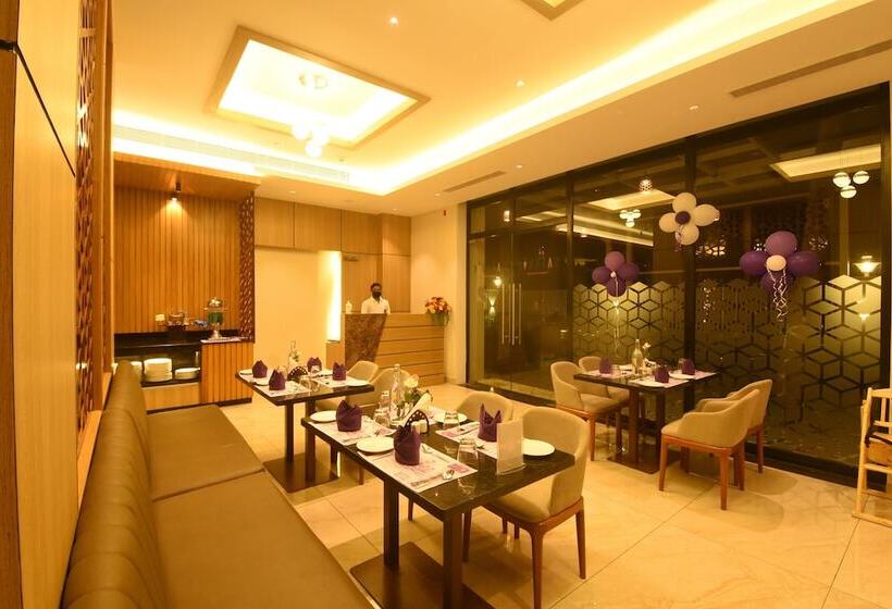 فندق Emerald Clarks Inn Suites