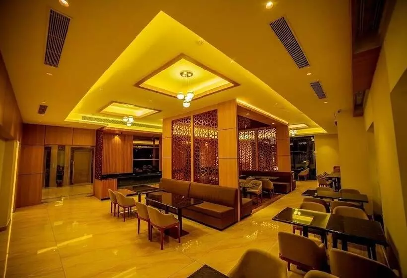 ホテル Emerald Clarks Inn Suites