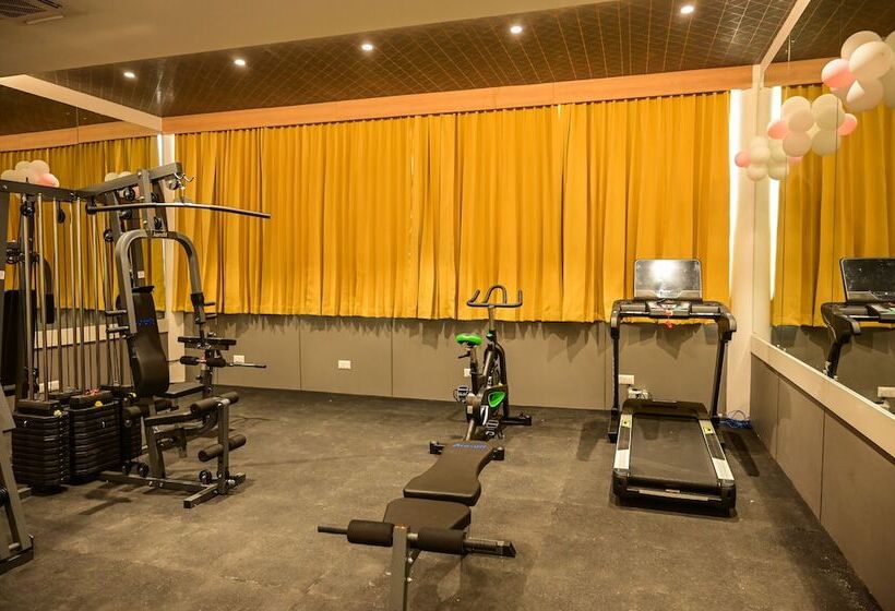 فندق Emerald Clarks Inn Suites