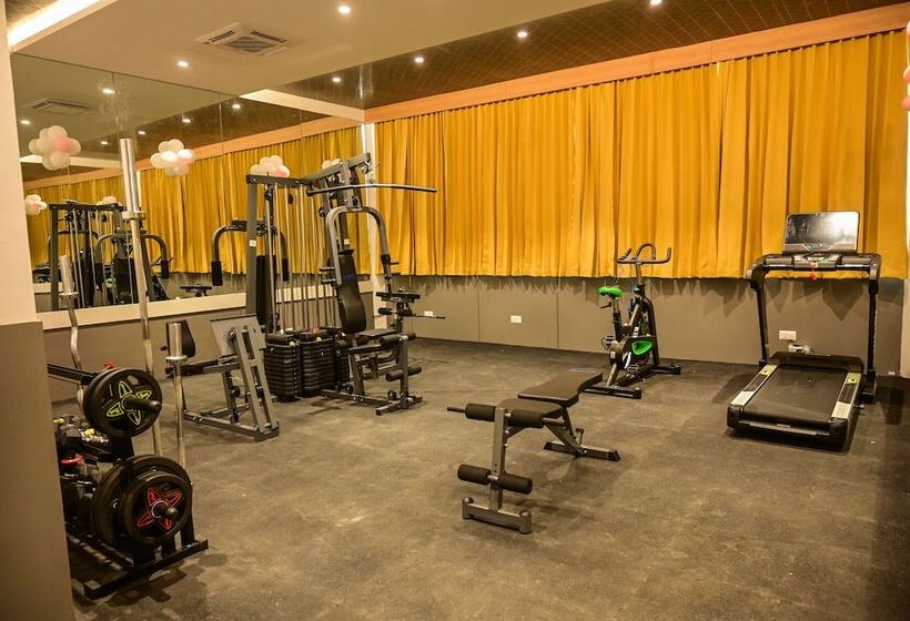 فندق Emerald Clarks Inn Suites