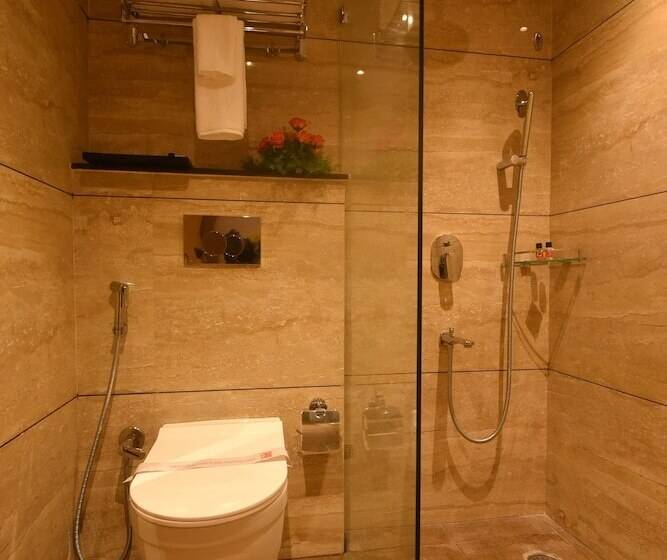 فندق Emerald Clarks Inn Suites