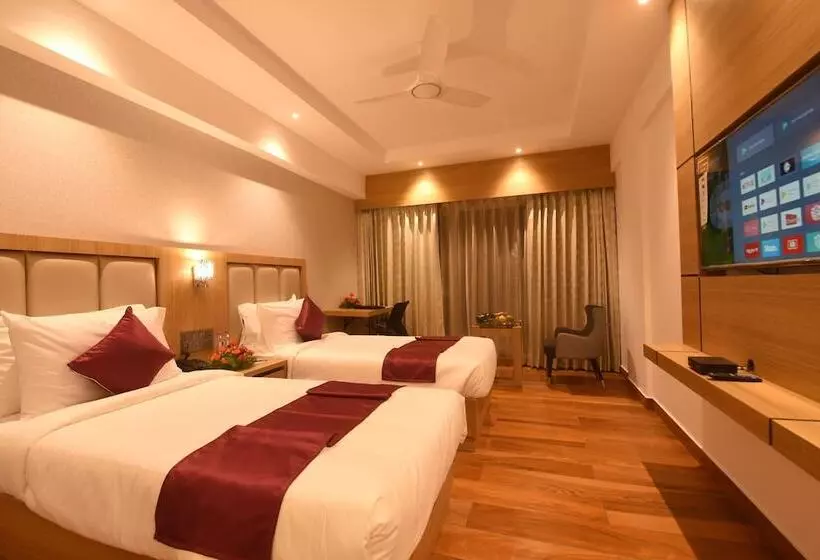 ホテル Emerald Clarks Inn Suites