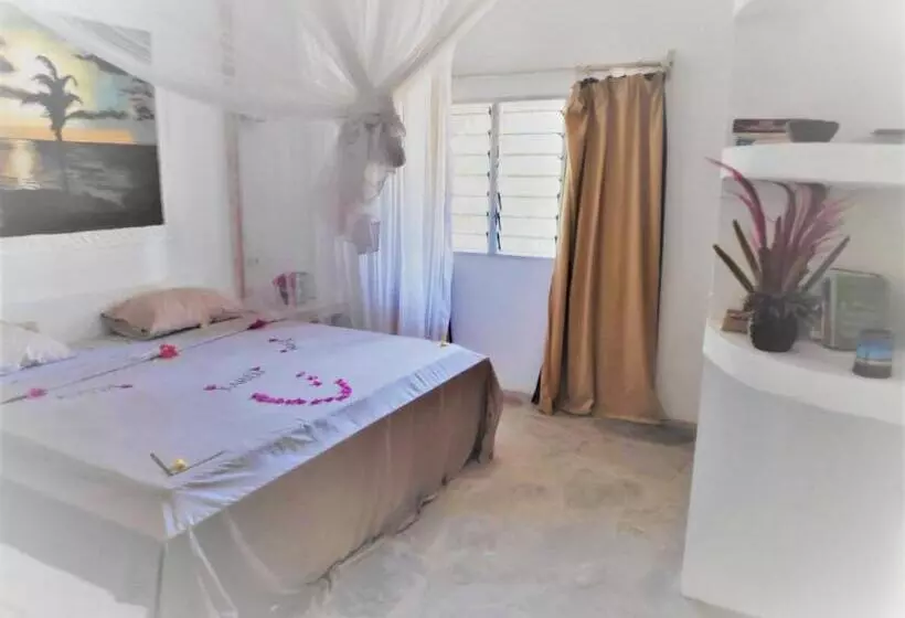 Bed and Breakfast Kimya House, Watamu