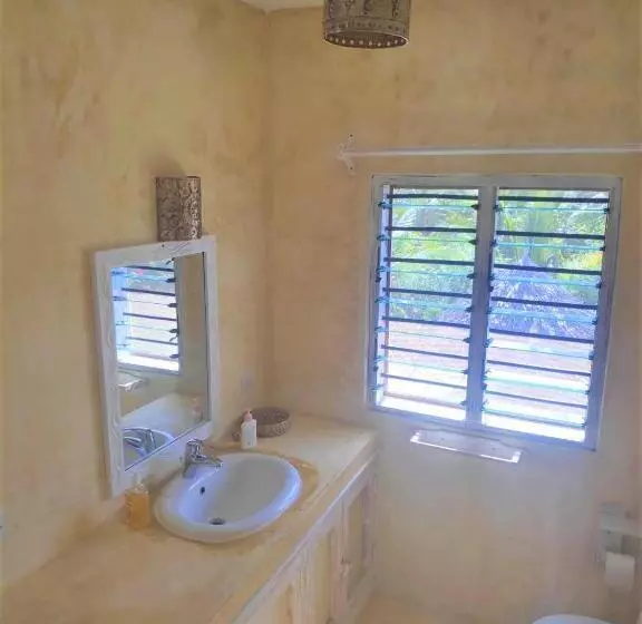 Bed and Breakfast Kimya House, Watamu