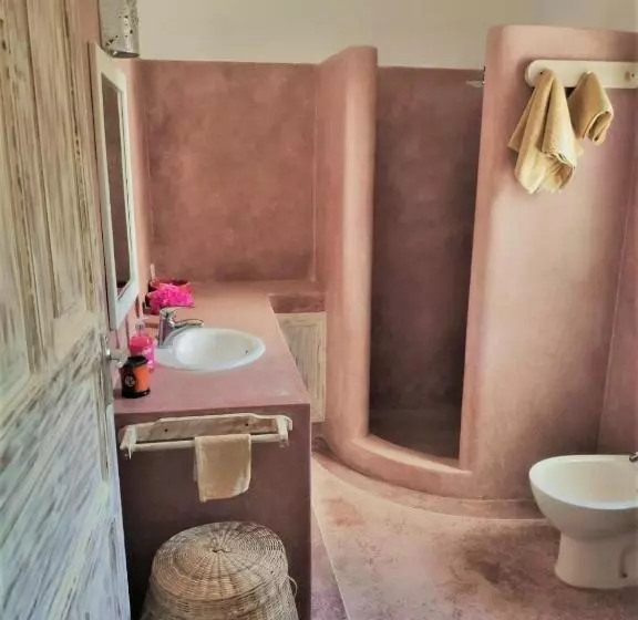 Bed and Breakfast Kimya House, Watamu