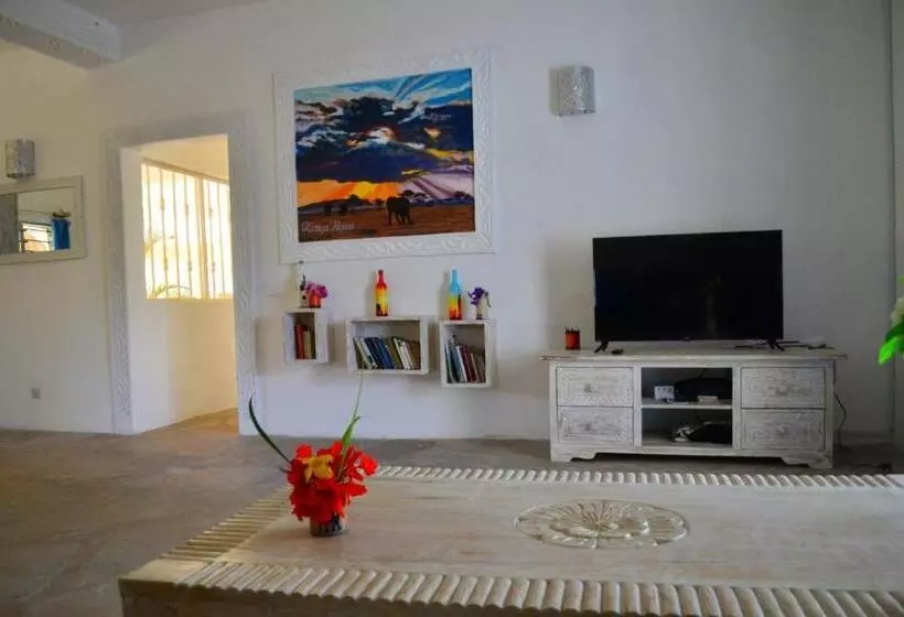 Bed and Breakfast Kimya House, Watamu