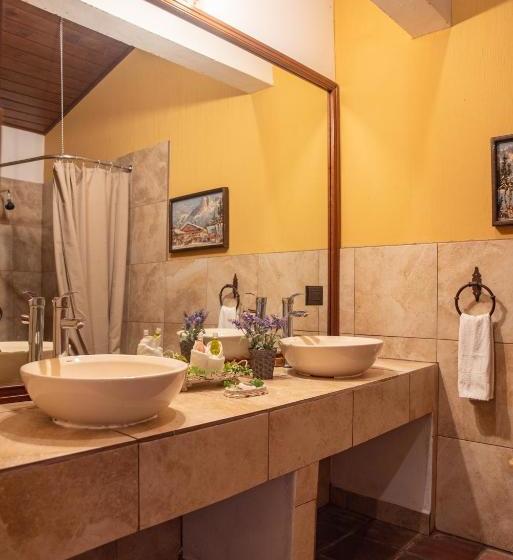 هتل Los Olivos Santiago Atitlan