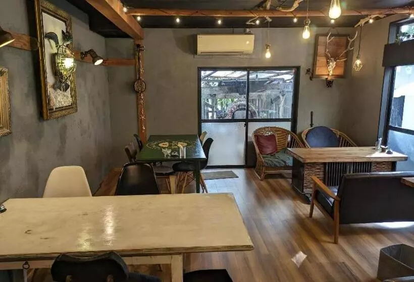 Majatalo 民泊カフェ Gootarian