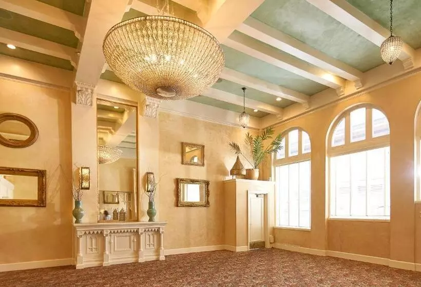 Отель Ashland Springs