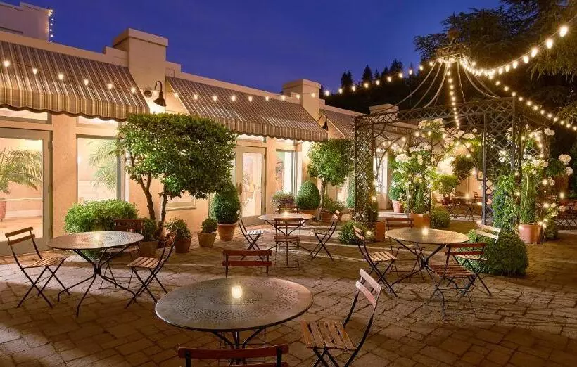 Отель Ashland Springs