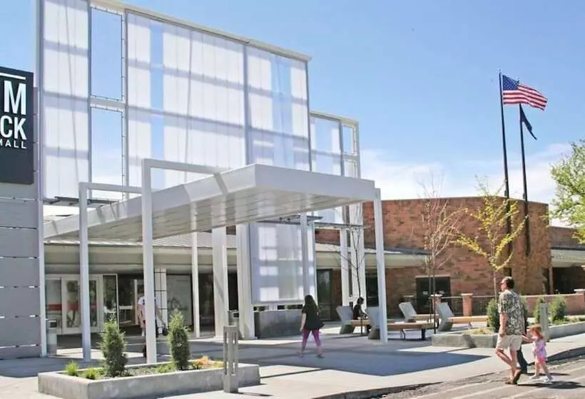 هتل Boothill Inn And Suites