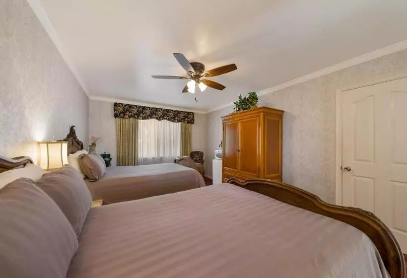 酒店 Carmel Inn & Suites