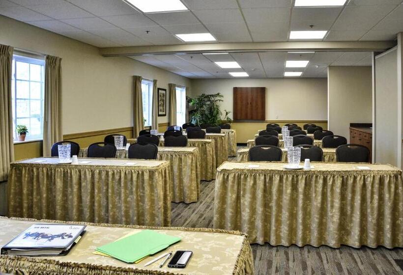 Otel Cresthill Suites Syracuse