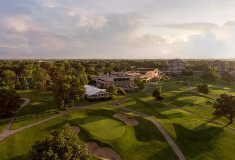 فندق Eaglewood Resort & Spa