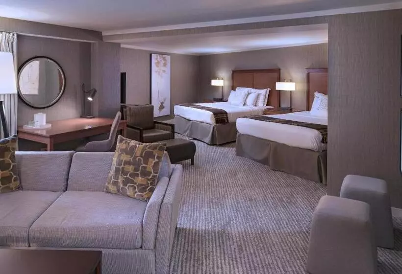 فندق Eaglewood Resort & Spa