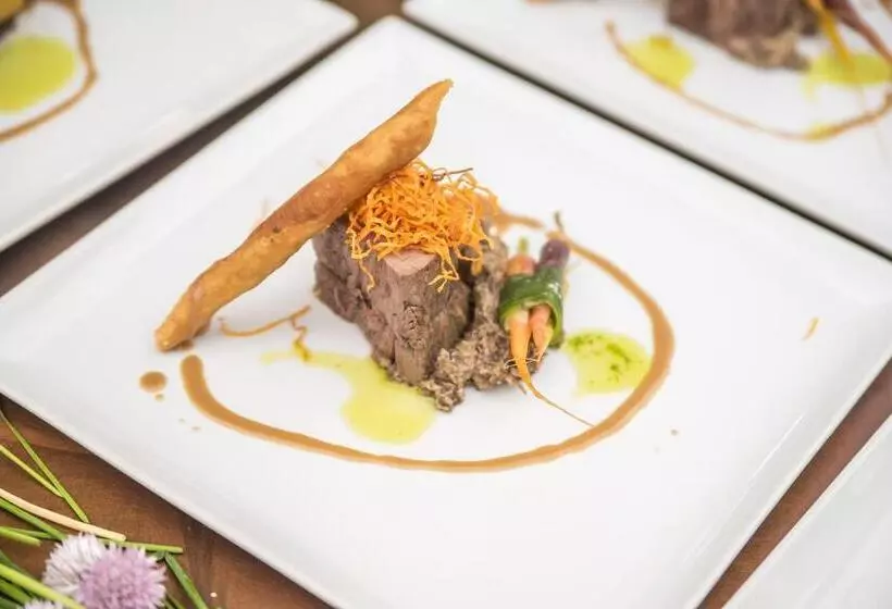 فندق Eaglewood Resort & Spa