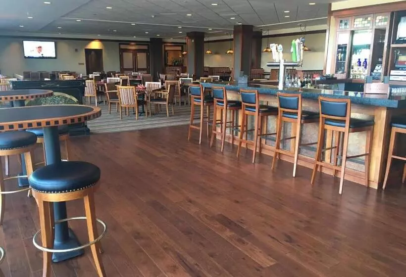 فندق Eaglewood Resort & Spa