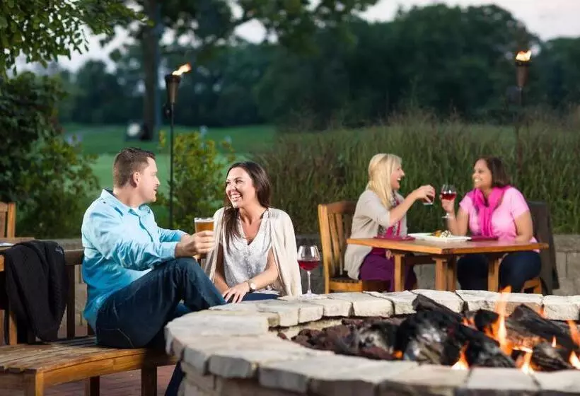 فندق Eaglewood Resort & Spa