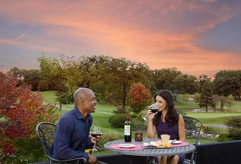 فندق Eaglewood Resort & Spa