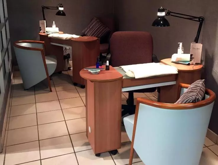 فندق Eaglewood Resort & Spa