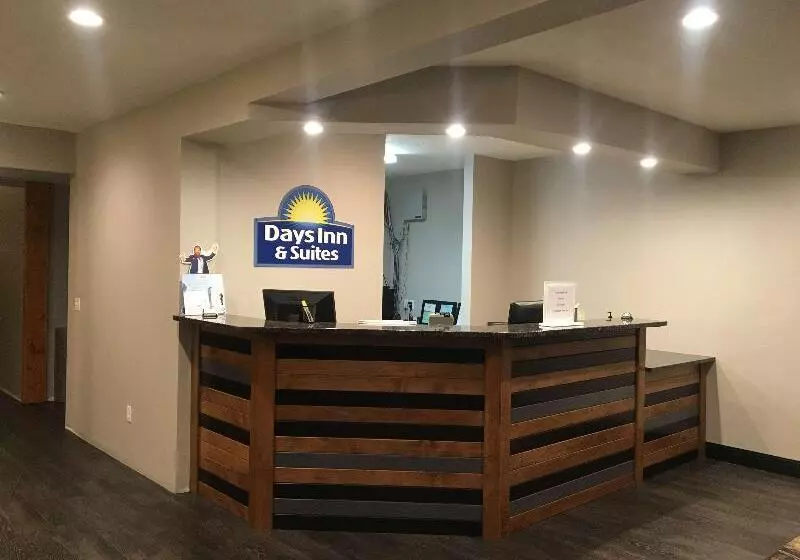 هتل Fairbridge Inn & Suites Williston