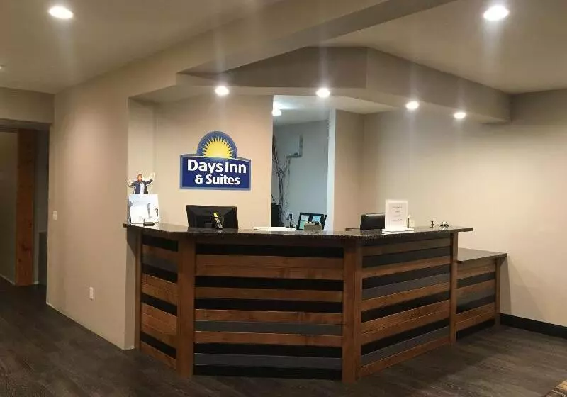 هتل Fairbridge Inn & Suites Williston