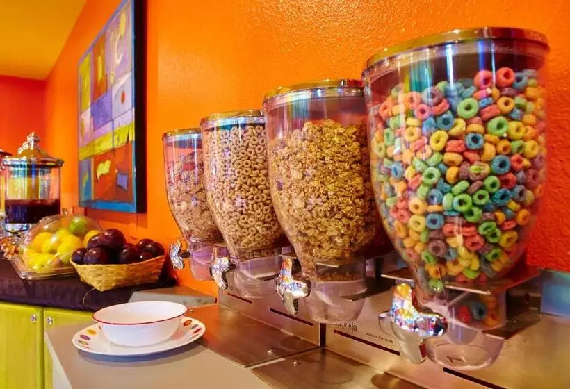 هتل Inn At Northrup Station