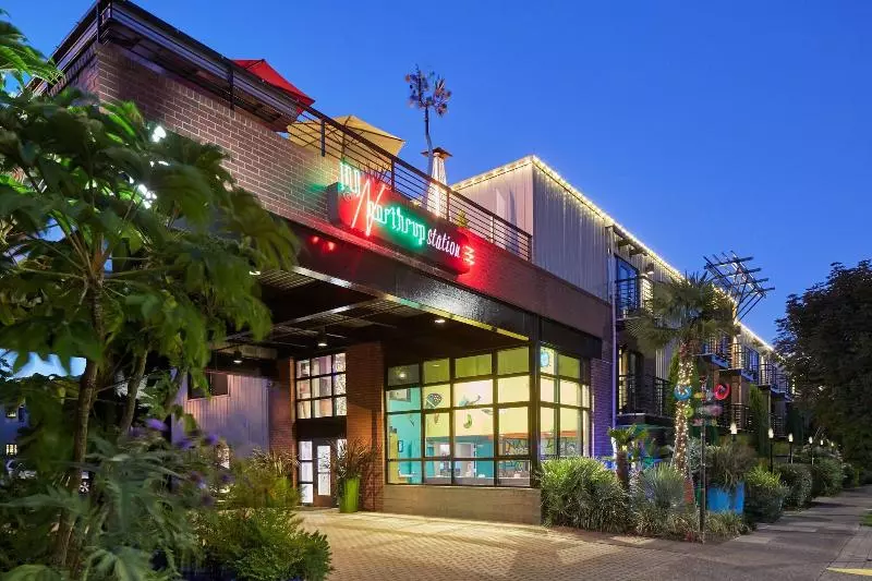 هتل Inn At Northrup Station