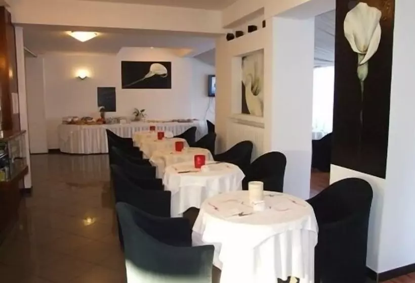 ホテル Mediterraneo