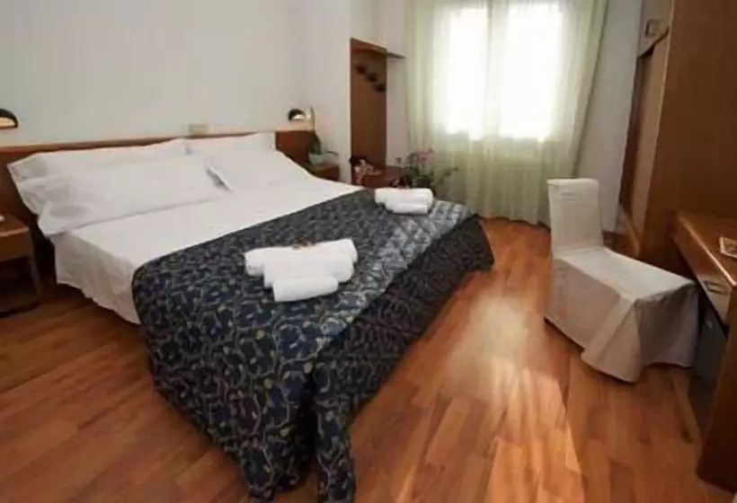 ホテル Mediterraneo