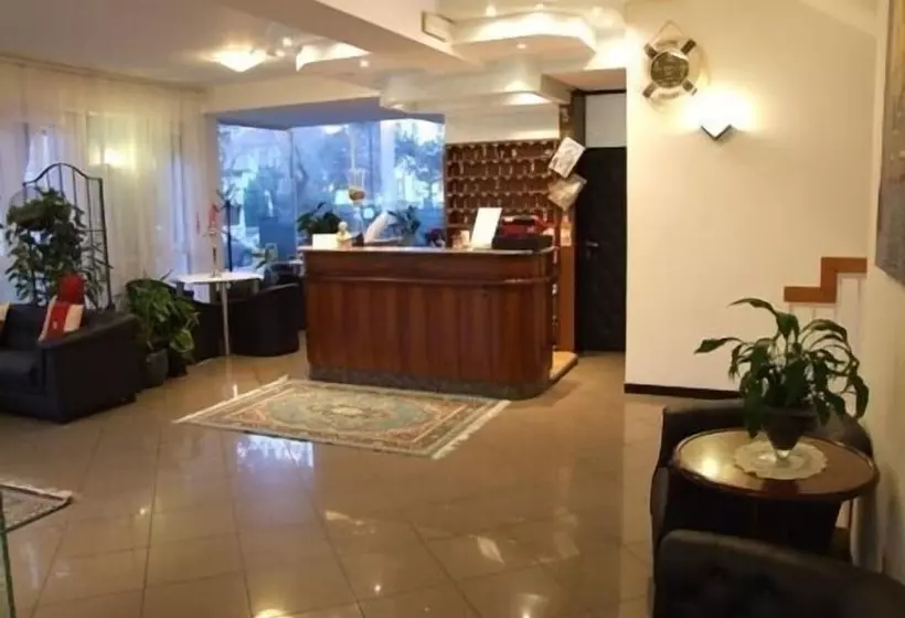 ホテル Mediterraneo