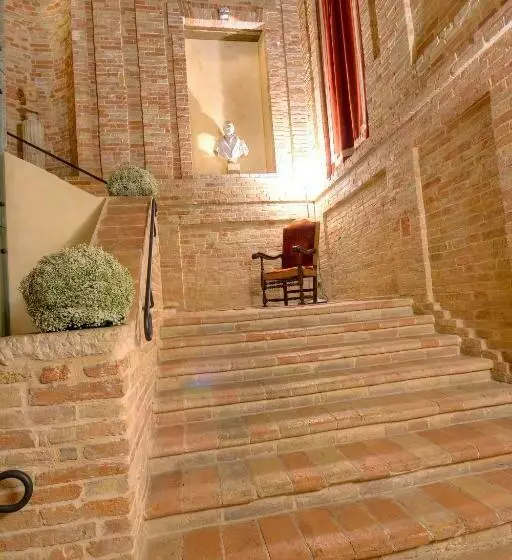 בית מלון כפרי Palazzo Carradori