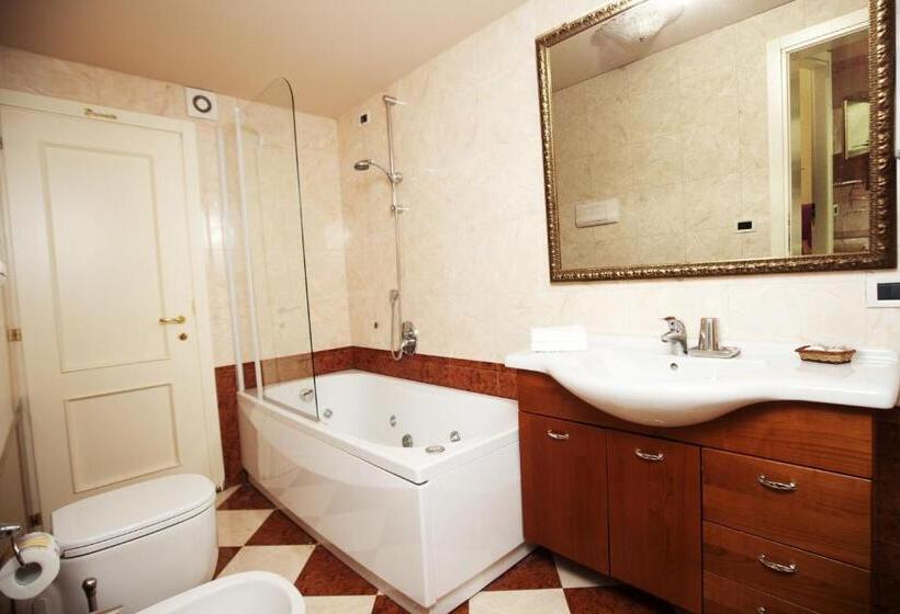 هتل Residence Palazzo Odoni