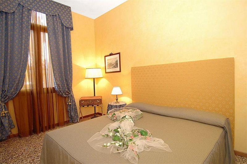 هتل Residence Palazzo Odoni