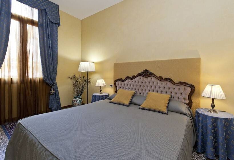 هتل Residence Palazzo Odoni