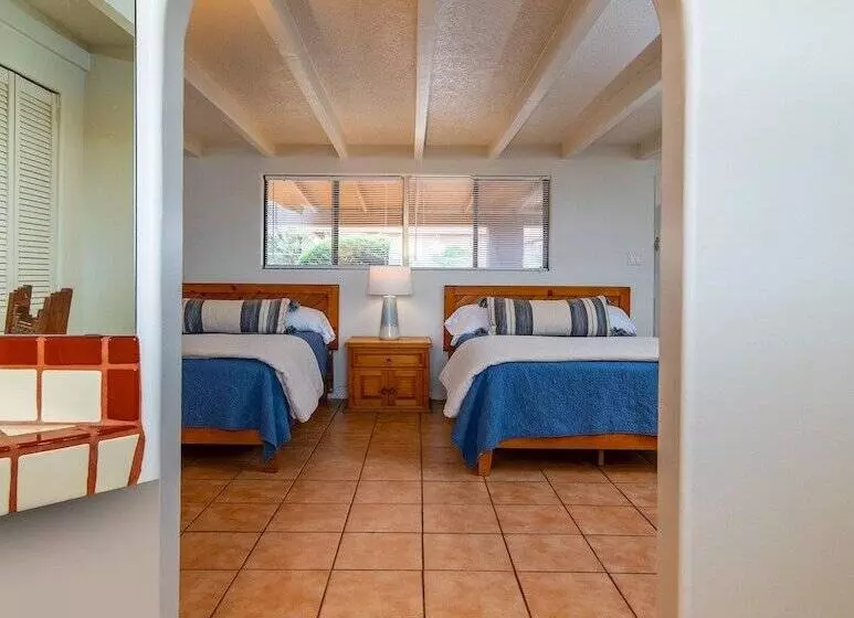 هتل Pecos Trail Inn
