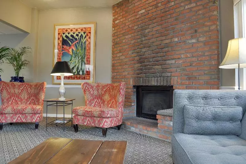 هتل Riversage Billings Inn