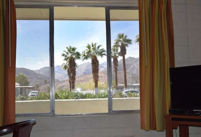 ホテル Stanlunds Inn And Suites