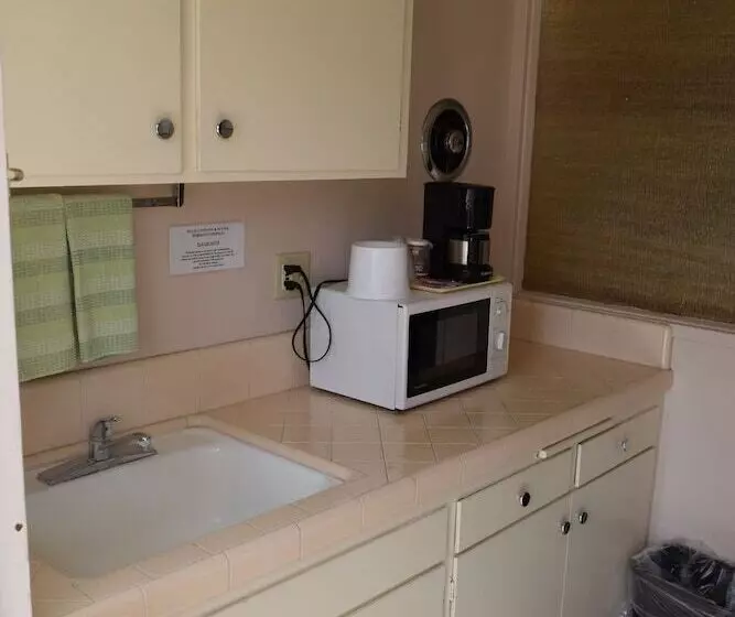 ホテル Stanlunds Inn And Suites