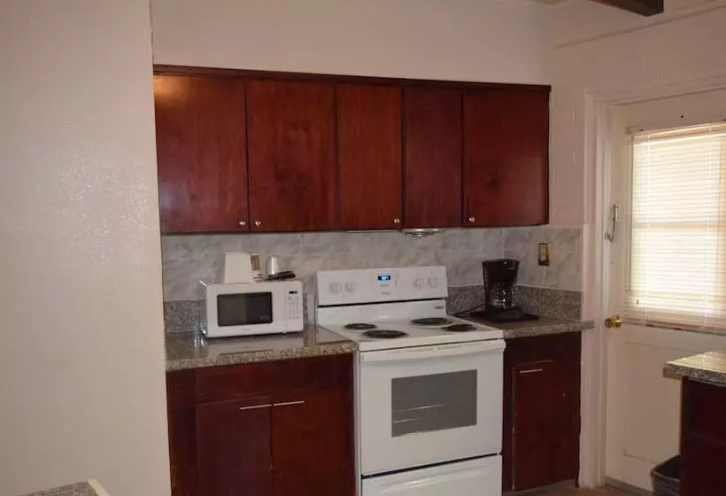 ホテル Stanlunds Inn And Suites