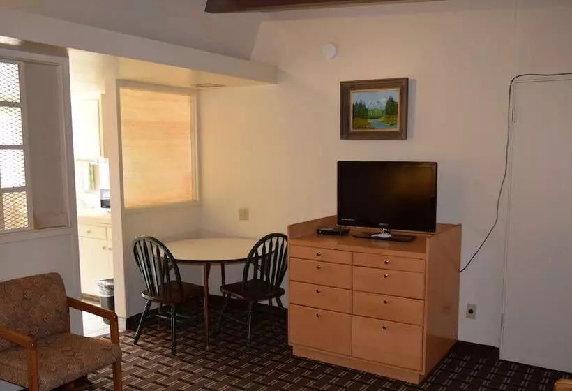 ホテル Stanlunds Inn And Suites