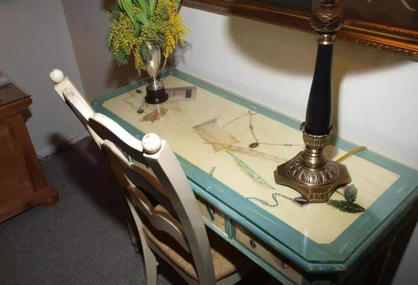 汽车旅馆  Rainbow Courts