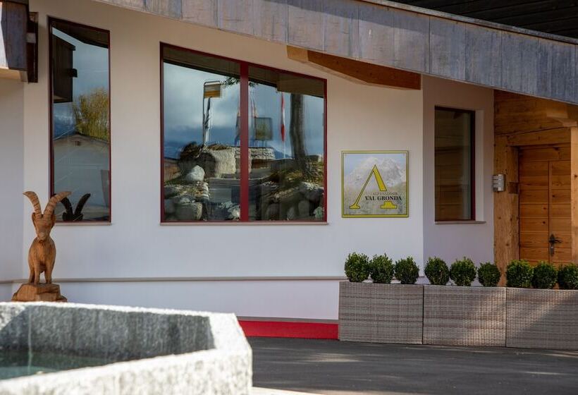 ホテル Alpenlodge Val Gronda